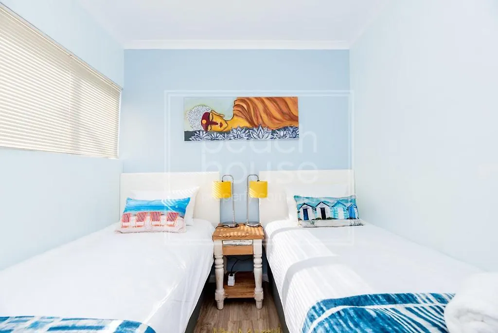 Warm Contemporary 2-Bedroom Apartment- 7 Atlantic Port, Blouberg, Città del Capo Appartamento