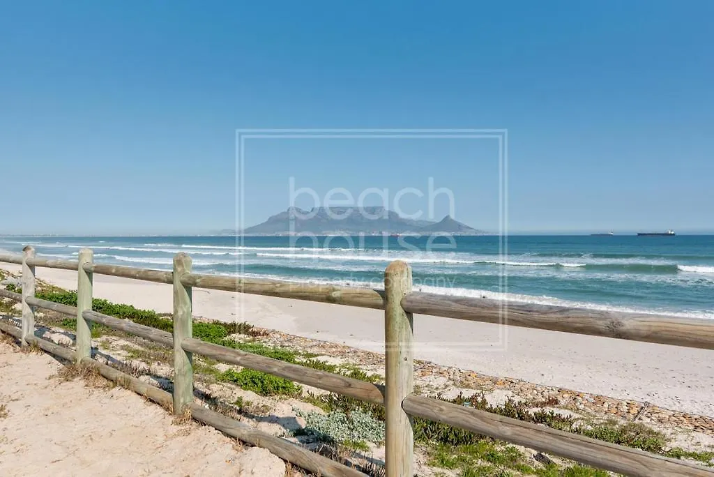 Warm Contemporary 2-Bedroom Apartment- 7 Atlantic Port, Blouberg, Città del Capo Appartamento
